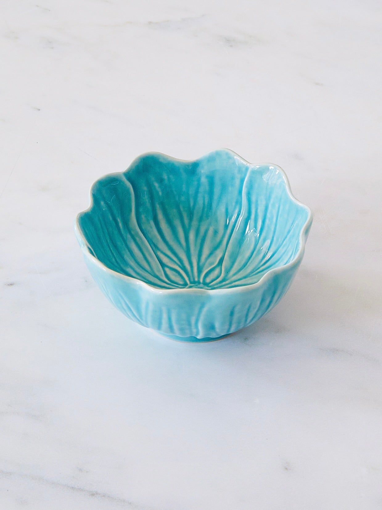 Bordallo Pinheiro Buttercup Flower Bowl, Sky Blue – Dan Cooper Garden