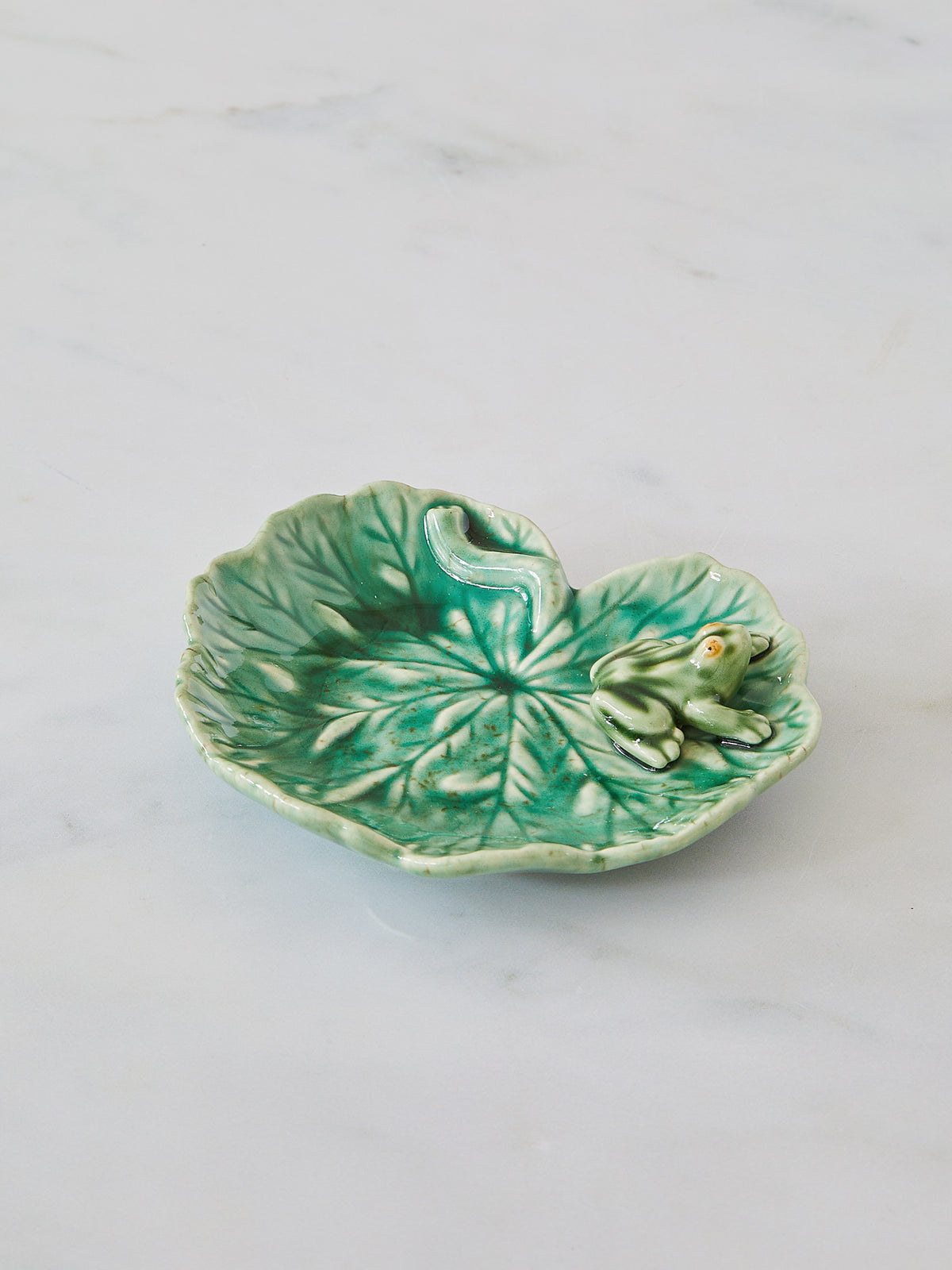 Bordallo Pinheiro Geranium Leaf Dish With Frog